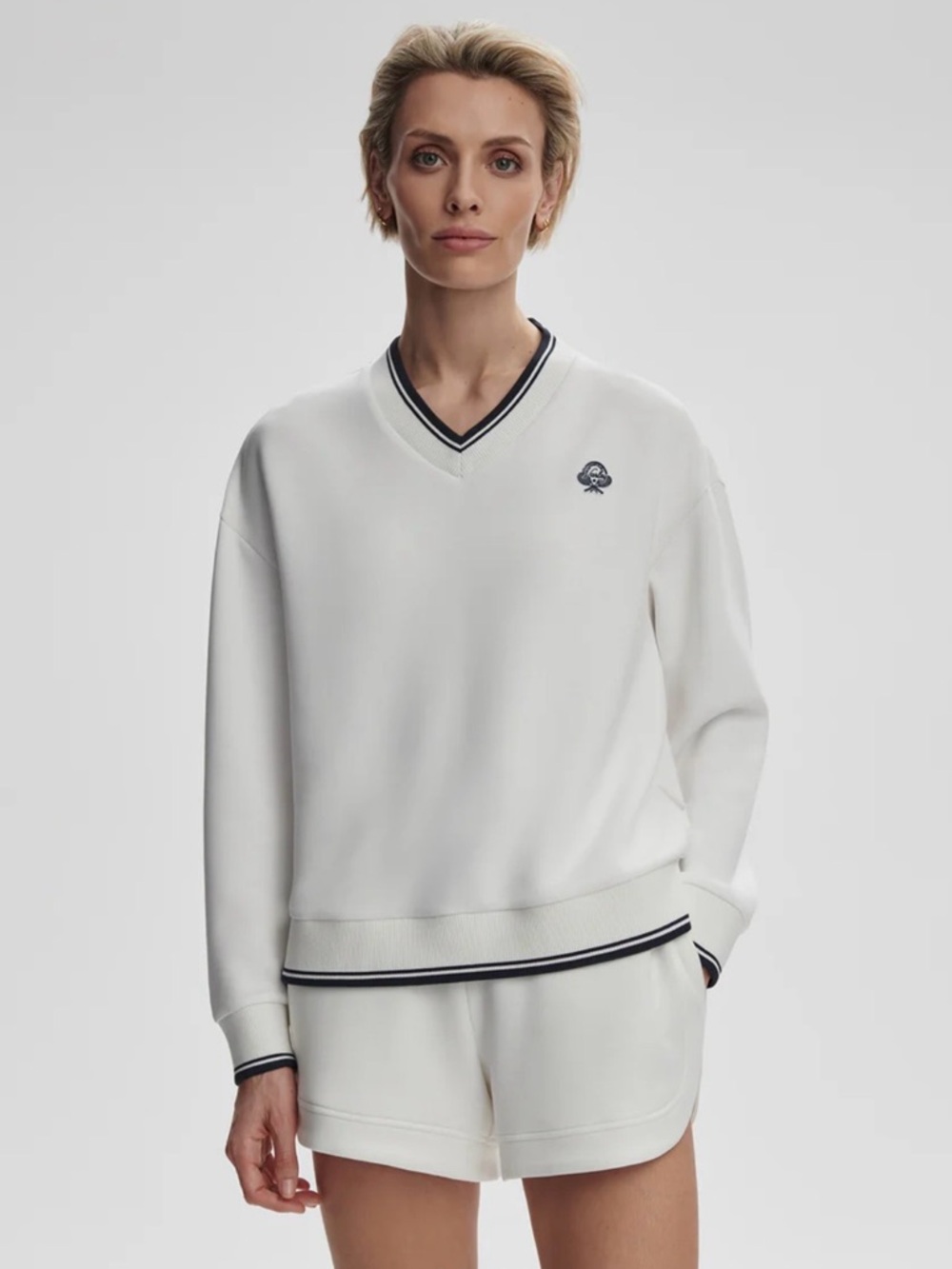 Varley Iona V-Neck Sweat White/Navy Tennis Pickleball Pullover size medium NWOT